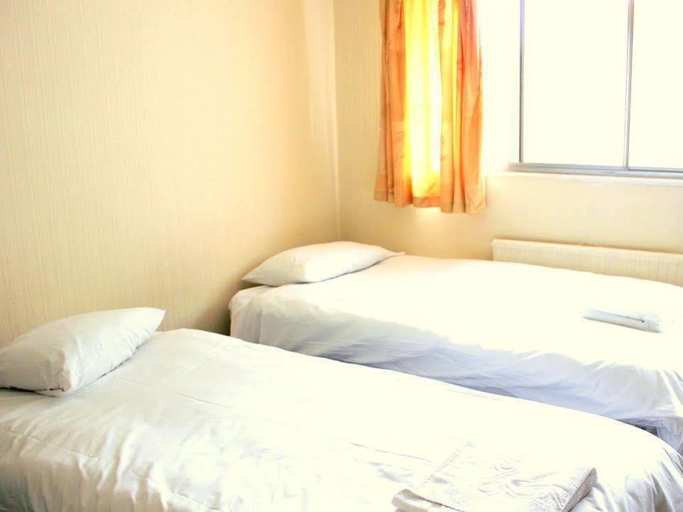 Heathrow Lodge Hillingdon Eksteriør bilde