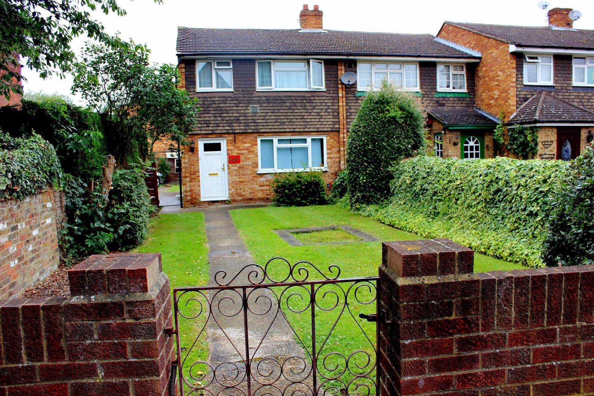 Heathrow Lodge Hillingdon Eksteriør bilde